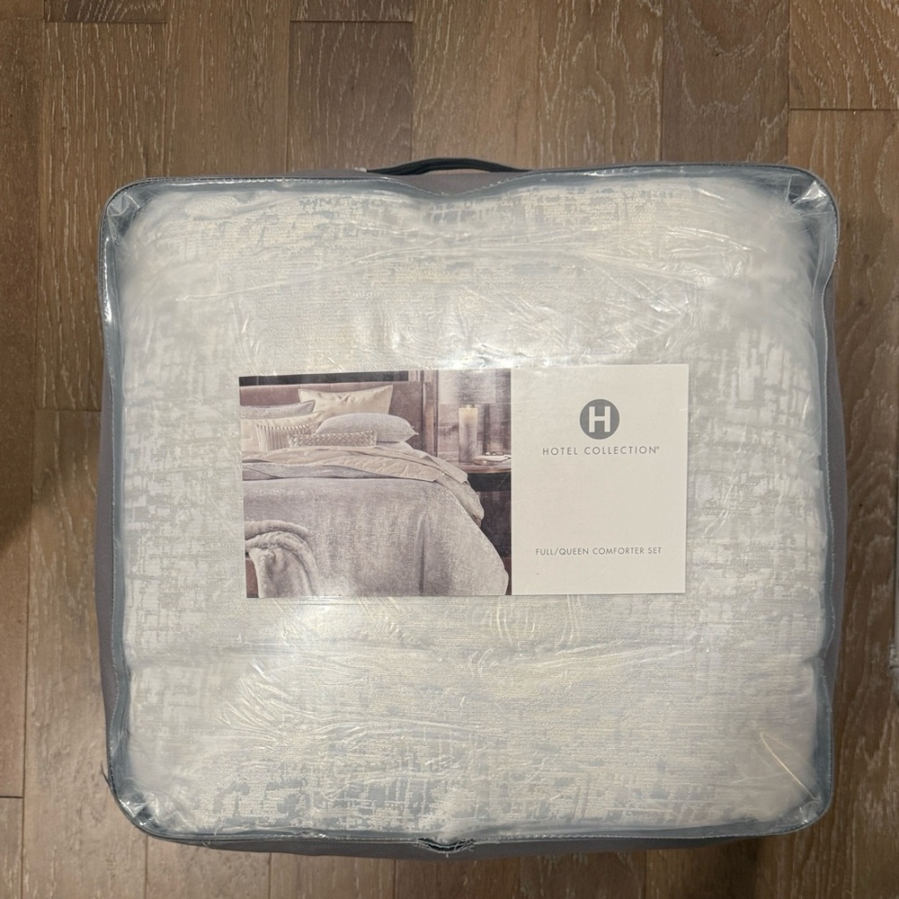 Hotel Collection Iridescent Silver Blue Luxury Comforter Set - Picture 2 of 11